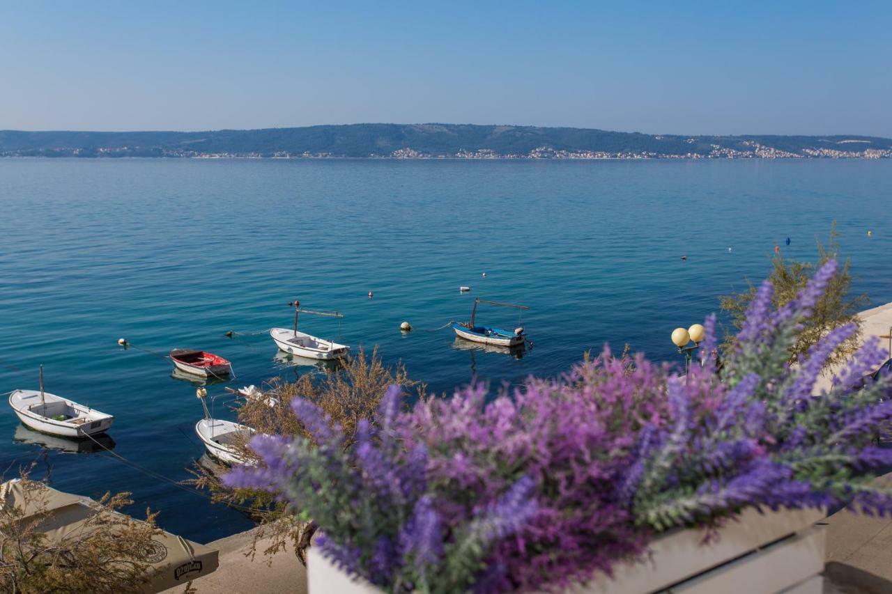 Seafront Apartment In Historical Cippico Castle Kaštela Eksteriør bilde