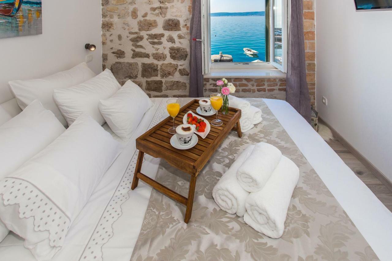 Seafront Apartment In Historical Cippico Castle Kaštela Eksteriør bilde