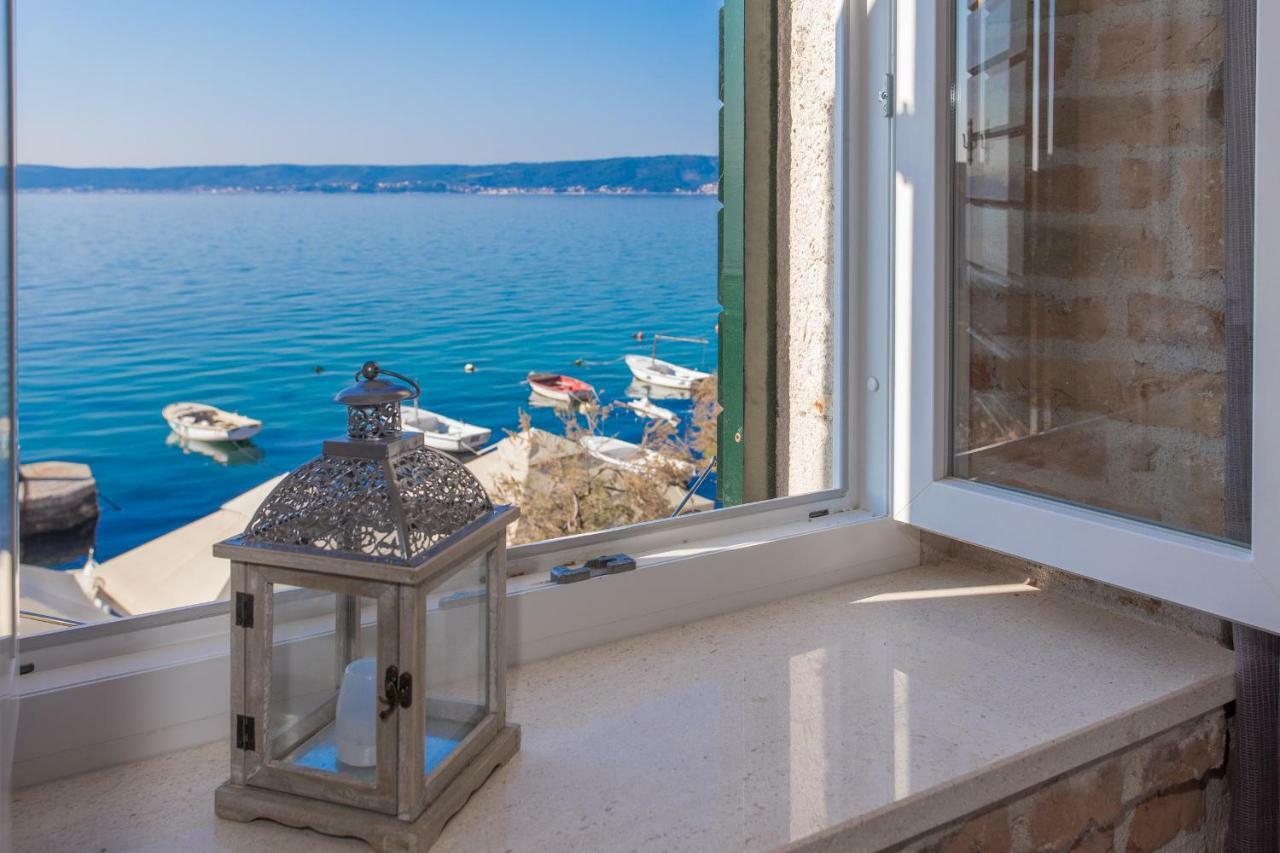 Seafront Apartment In Historical Cippico Castle Kaštela Eksteriør bilde